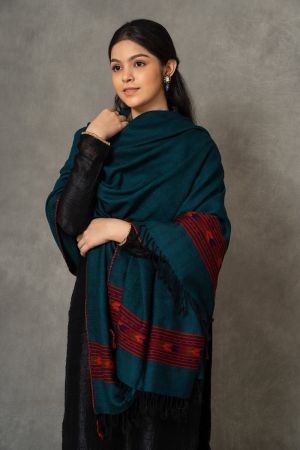 Liyosu Handwoven shawl