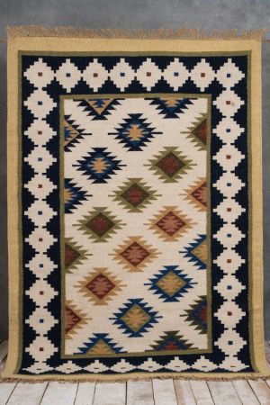 Taman Hand-Knotted  Rug (6ft x 4ft)